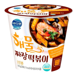 Рисовые клёцки ттокпокки жареные со вкусом морепродуктов в соусе чачжан Badabon, стакан 118 г